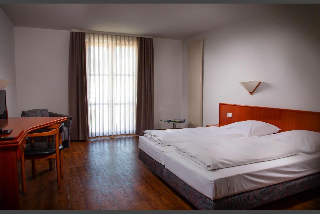 Altstadthotel Brauereigasthof Winkler แบร์คิง ภายนอก รูปภาพ