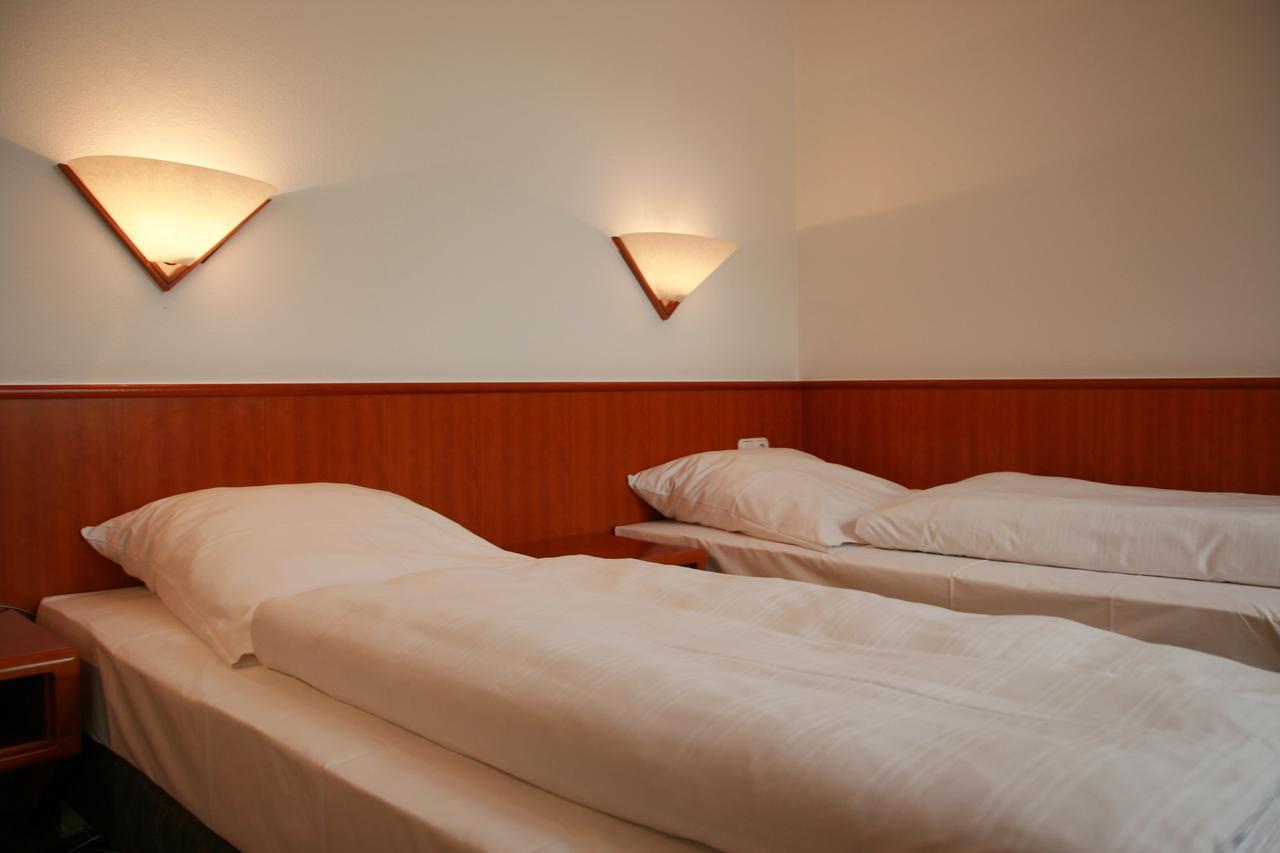 Altstadthotel Brauereigasthof Winkler แบร์คิง ภายนอก รูปภาพ